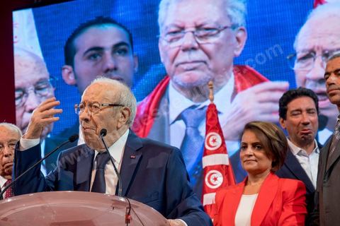 9 octobre 2014 : discours de Béji Caïd Essebsi au meeting du parti Nidaa Tounes dans le quartier populaire de Mellassine à l'ouest de Tunis. Béji Caïd Essebsi, président du parti et candidat à la présidentielle, est venue soutenir la liste de Tunis 1 pour les legislatives avec un discours plein de promesses : «Mellassine souffre de pauvreté et de marginalisation. Cette situation ne saurait durer plus longtemps». 