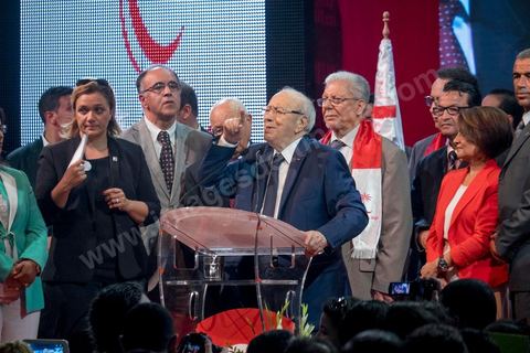 9 octobre 2014 : discours de Béji Caïd Essebsi au meeting du parti Nidaa Tounes dans le quartier populaire de Mellassine à l'ouest de Tunis. Béji Caïd Essebsi, président du parti et candidat à la présidentielle, est venue soutenir la liste de Tunis 1 pour les legislatives avec un discours plein de promesses : «Mellassine souffre de pauvreté et de marginalisation. Cette situation ne saurait durer plus longtemps». 