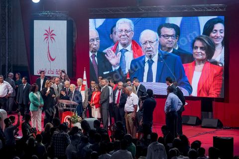 9 octobre 2014 : discours de Béji Caïd Essebsi au meeting du parti Nidaa Tounes dans le quartier populaire de Mellassine à l'ouest de Tunis. Béji Caïd Essebsi, président du parti et candidat à la présidentielle, est venue soutenir la liste de Tunis 1 pour les legislatives avec un discours plein de promesses : «Mellassine souffre de pauvreté et de marginalisation. Cette situation ne saurait durer plus longtemps». 