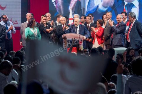 9 octobre 2014 : discours de Béji Caïd Essebsi au meeting du parti Nidaa Tounes dans le quartier populaire de Mellassine à l'ouest de Tunis. Béji Caïd Essebsi, président du parti et candidat à la présidentielle, est venue soutenir la liste de Tunis 1 pour les legislatives avec un discours plein de promesses : «Mellassine souffre de pauvreté et de marginalisation. Cette situation ne saurait durer plus longtemps». 