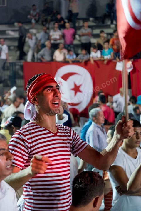 9 octobre 2014 : meeting du parti Nidaa Tounes dans le quartier populaire de Mellassine à l'ouest de Tunis. Béji Caïd Essebsi, président du parti et candidat à la présidentielle, est venue soutenir la liste de Tunis 1 pour les legislatives avec un discours plein de promesses : «Mellassine souffre de pauvreté et de marginalisation. Cette situation ne saurait durer plus longtemps». 
