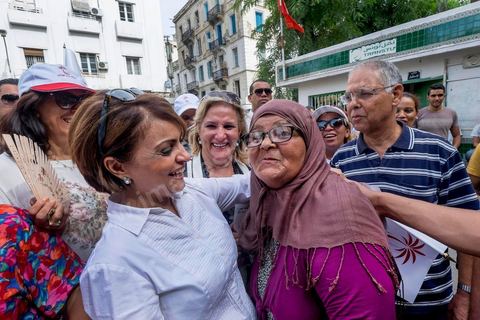 14 octobre 2014 : visite de terrain de la tête de liste Nidaa Tounes aux élections légsilatives sur Tunis 1, Leila Ouled Ali, au centre ville de Tunis. Les femmes ne représentent que 11% des candidats têtes de listes. Sortie en force Leila Ouled Ali a défilé dans les rues autour de l'avenue Bourguiba à Tunis, rencontrée les citoyens et scandée à de nombreuses reprises "Bajbouj président" en référence à leur président de parti Béji Caïd Essebsi candidat aux électiosn présidentielles.