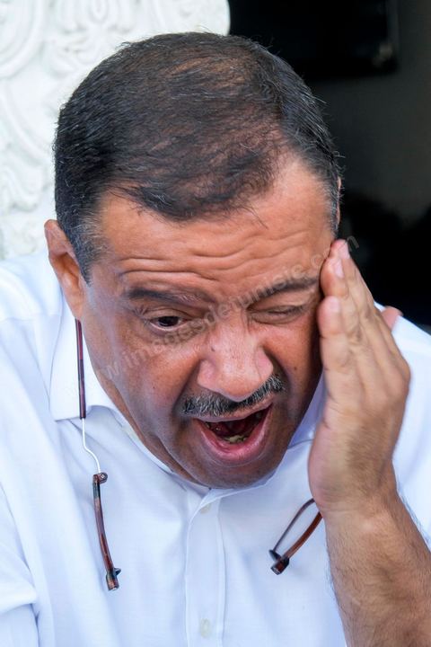 16 octobre 2014 : Samir Taieb, député à l'ANC, candidat tête de liste Tunis 1 aux législatives pour le parti Union pour la Tunisie (UPT) en campagne électorale au marché de Kabaria. Kabaria est un des quartiers les plus deshérités de la banlieu sud de Tunis, les tensions sociales et les revendications osnt très nombreux dans ces quartiers où les habitants sont souvent désabusés par la politique. Le travail de terrain a le mérite de leur donner de l'espoir et de les convaincre à se rendre aux urnes. 