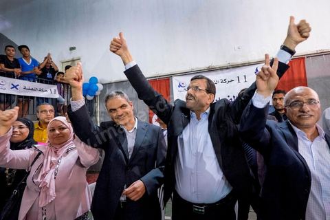 17 octobre 2014 : meeting du parti islamiste Ennahdha dans la salle des sports du quartier populaire de Ezzouhour, banlieue ouest de Tunis, pour laprésentation de la liste Tunis 1 dirigée par Ali Larayedh, ancien ministre de l'intérieur et Premier ministre, pour la campagne électorale des élections législatives du 26 octobre. 