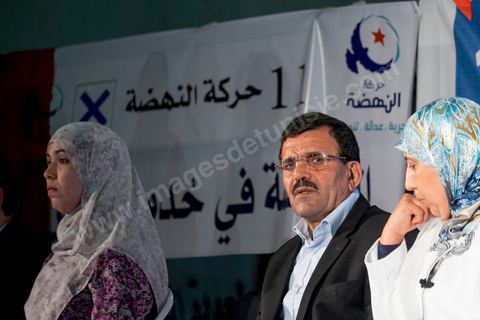 17 octobre 2014 : meeting du parti islamiste Ennahdha dans la salle des sports du quartier populaire de Ezzouhour, banlieue ouest de Tunis, pour laprésentation de la liste Tunis 1 dirigée par Ali Larayedh, ancien ministre de l'intérieur et Premier ministre, pour la campagne électorale des élections législatives du 26 octobre. 