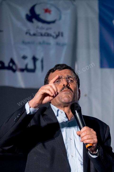 17 octobre 2014 : meeting du parti islamiste Ennahdha dans la salle des sports du quartier populaire de Ezzouhour, banlieue ouest de Tunis, pour laprésentation de la liste Tunis 1 dirigée par Ali Larayedh, ancien ministre de l'intérieur et Premier ministre, pour la campagne électorale des élections législatives du 26 octobre. 