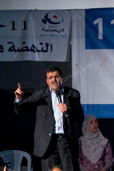 17 octobre 2014 : meeting du parti islamiste Ennahdha dans la salle des sports du quartier populaire de Ezzouhour, banlieue ouest de Tunis, pour laprésentation de la liste Tunis 1 dirigée par Ali Larayedh, ancien ministre de l'intérieur et Premier ministre, pour la campagne électorale des élections législatives du 26 octobre. 