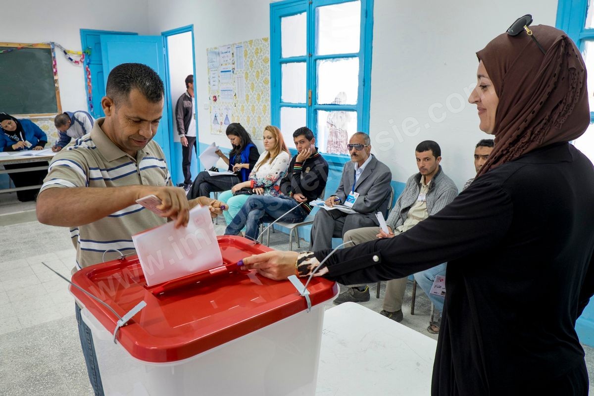 M27-000 Jour de vote législatives 26102014