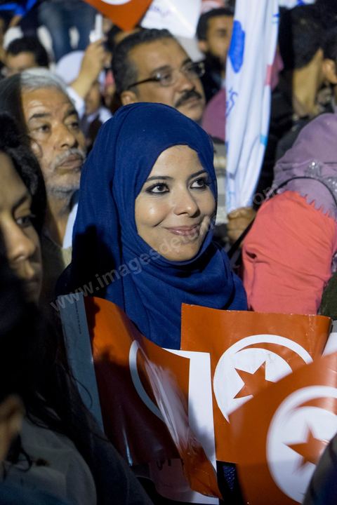 27 octobre 2014 : à l'appel du parti Ennahdha, plusieurs centaines de militants se sont réunis au lendemain des élections. Les dirigeants du parti ont remercié les militants pour leur engagement et reconnaitre la défaite aux élections. Rached Ghannouchi, président du parti islamiste a remercié les militants dans son discours et reconnu la défaite. 