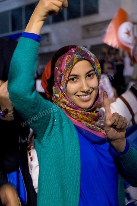 27 octobre 2014 : à l'appel du parti Ennahdha, plusieurs centaines de militants se sont réunis au lendemain des élections. Les dirigeants du parti ont remercié les militants pour leur engagement et reconnaitre la défaite aux élections. Rached Ghannouchi, président du parti islamiste a remercié les militants dans son discours et reconnu la défaite. 