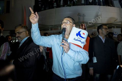 27 octobre 2014 : à l'appel du parti Ennahdha, plusieurs centaines de militants se sont réunis au lendemain des élections. Les dirigeants du parti ont remercié les militants pour leur engagement et reconnaitre la défaite aux élections. Rached Ghannouchi, président du parti islamiste a remercié les militants dans son discours et reconnu la défaite. 