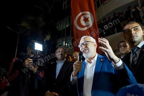 27 octobre 2014 : à l'appel du parti Ennahdha, plusieurs centaines de militants se sont réunis au lendemain des élections. Les dirigeants du parti ont remercié les militants pour leur engagement et reconnaitre la défaite aux élections. Rached Ghannouchi, président du parti islamiste a remercié les militants dans son discours et reconnu la défaite. 