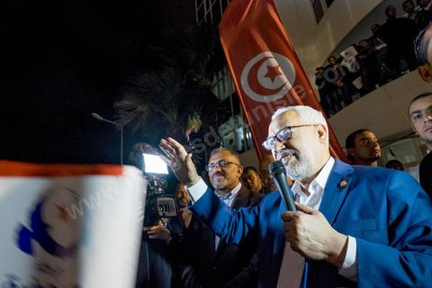 27 octobre 2014 : à l'appel du parti Ennahdha, plusieurs centaines de militants se sont réunis au lendemain des élections. Les dirigeants du parti ont remercié les militants pour leur engagement et reconnaitre la défaite aux élections. Rached Ghannouchi, président du parti islamiste a remercié les militants dans son discours et reconnu la défaite. 