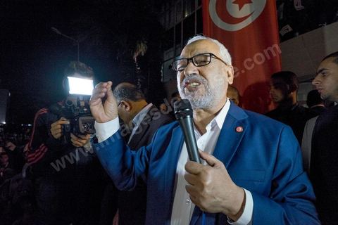 27 octobre 2014 : à l'appel du parti Ennahdha, plusieurs centaines de militants se sont réunis au lendemain des élections. Les dirigeants du parti ont remercié les militants pour leur engagement et reconnaitre la défaite aux élections. Rached Ghannouchi, président du parti islamiste a remercié les militants dans son discours et reconnu la défaite. 
