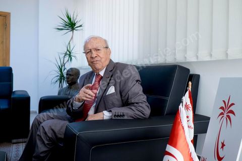 29 octobre 2014 : portrait de Béji Caïd Essebsi, Président du parti Nidaa Tounes, dans son bureau au siège du parti Nidaa Tounes. Nidaa Tounes, parti créé il y a deux ans, est sorti premier des élections législatives. 
