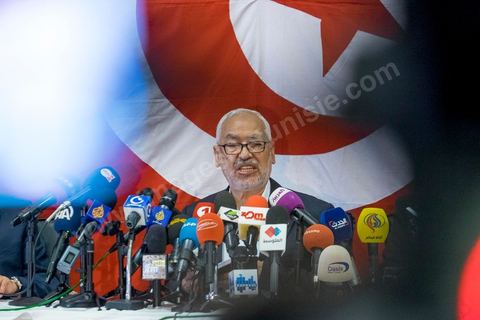 30 octobre 2014 : Conférence de presse de Ennahdha en présence de Rached Ghannouchi, son président, Ali Larayedh (G), secrétaire général du parti et Abdelahamid Jelassi, directeur de campagne. Après leur défaite aux élections législatives, Rached Ghannouchi a tenu à remercier tous les électeurs qui ont voté pour son parti et assurer que son mouvement continuera à défendre les libertés et la justice transitionnelle.