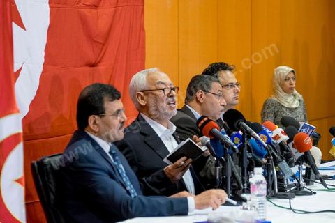 30 octobre 2014 : Conférence de presse de Ennahdha en présence de Rached Ghannouchi, son président, Ali Larayedh (G), secrétaire général du parti et Abdelahamid Jelassi, directeur de campagne. Après leur défaite aux élections législatives, Rached Ghannouchi a tenu à remercier tous les électeurs qui ont voté pour son parti et assurer que son mouvement continuera à défendre les libertés et la justice transitionnelle.