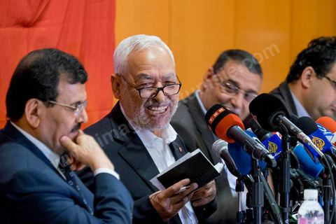 30 octobre 2014 : Conférence de presse de Ennahdha en présence de Rached Ghannouchi, son président, Ali Larayedh (G), secrétaire général du parti et Abdelahamid Jelassi, directeur de campagne. Après leur défaite aux élections législatives, Rached Ghannouchi a tenu à remercier tous les électeurs qui ont voté pour son parti et assurer que son mouvement continuera à défendre les libertés et la justice transitionnelle.