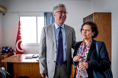 31 octobre 2014 : Hamma Hammai et sa femme Radhia Nasraoui. Portrait de Hamma Hammami dans son bureau du parti du Front populaire au lendemain des élections législatives. La bipolarisation de la vie politique tunisienne entre Nida Tounes et Ennahdha ne devrait pas cacher la 3ème place qu'occupent désormais le Front populaire et Hamma Hammami dans le paysage politique tunisien.