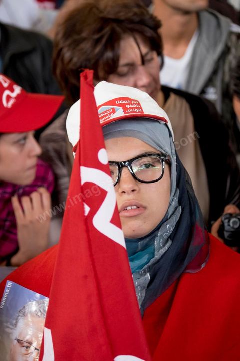 16 novembre 2014 : grand meeting politique du Front populaire, troisième force politique du pays, dans le cadre de la candidature de son président Hamma Hammami à la présidence de la république pour les élections du 23 novembre. Dans un long discours de plus d'une heure, Hammami, a assuré qu'il travaillera à l'installation d'une justice sociale et d'un équilibre entre les différentes régions du pays, avant de finir son meeting avec sa femme Radia Nasraoui, sa fille et tous ses amis et leaders du parti.