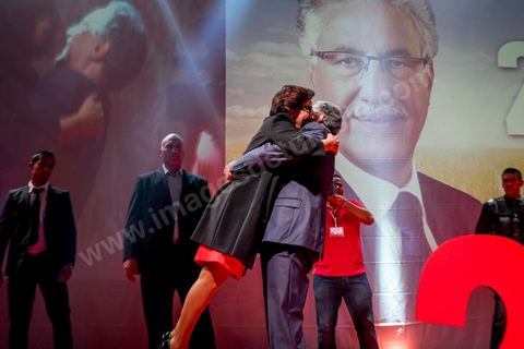 16 novembre 2014 : grand meeting politique du Front populaire, troisième force politique du pays, dans le cadre de la candidature de son président Hamma Hammami à la présidence de la république pour les élections du 23 novembre. Dans un long discours de plus d'une heure, Hammami, a assuré qu'il travaillera à l'installation d'une justice sociale et d'un équilibre entre les différentes régions du pays, avant de finir son meeting avec sa femme Radia Nasraoui, sa fille et tous ses amis et leaders du parti.