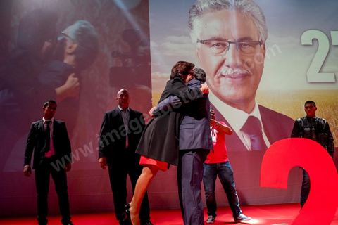 16 novembre 2014 : grand meeting politique du Front populaire, troisième force politique du pays, dans le cadre de la candidature de son président Hamma Hammami à la présidence de la république pour les élections du 23 novembre. Dans un long discours de plus d'une heure, Hammami, a assuré qu'il travaillera à l'installation d'une justice sociale et d'un équilibre entre les différentes régions du pays, avant de finir son meeting avec sa femme Radia Nasraoui, sa fille et tous ses amis et leaders du parti.