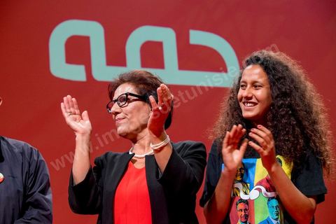 16 novembre 2014 : grand meeting politique du Front populaire, troisième force politique du pays, dans le cadre de la candidature de son président Hamma Hammami à la présidence de la république pour les élections du 23 novembre. Dans un long discours de plus d'une heure, Hammami, a assuré qu'il travaillera à l'installation d'une justice sociale et d'un équilibre entre les différentes régions du pays, avant de finir son meeting avec sa femme Radia Nasraoui, sa fille et tous ses amis et leaders du parti.