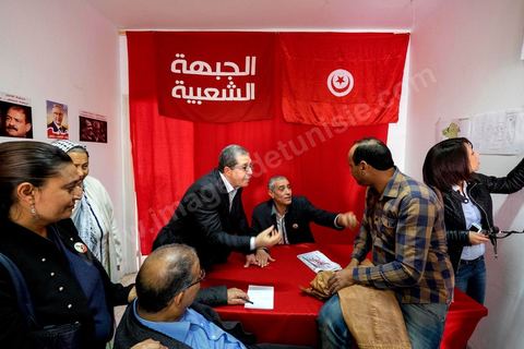 17 novembre 2014 : Hamma Hammami rencontre le smilitants du Front Populaire section Manouba dans le cadre de la campagne électorale pour les élections présidentielles du 23 novembre de Hamma Hammami, président du parti d'extrême gauche le Front popualire dan sles quartiers populaires de Oued Ellil et Douar Hicher, banlieue ouest de Tunis