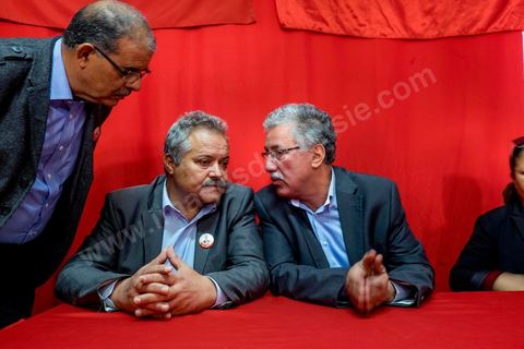 17 novembre 2014 : Hamma Hammami rencontre le smilitants du Front Populaire section Manouba dans le cadre de la campagne électorale pour les élections présidentielles du 23 novembre de Hamma Hammami, président du parti d'extrême gauche le Front popualire dan sles quartiers populaires de Oued Ellil et Douar Hicher, banlieue ouest de Tunis