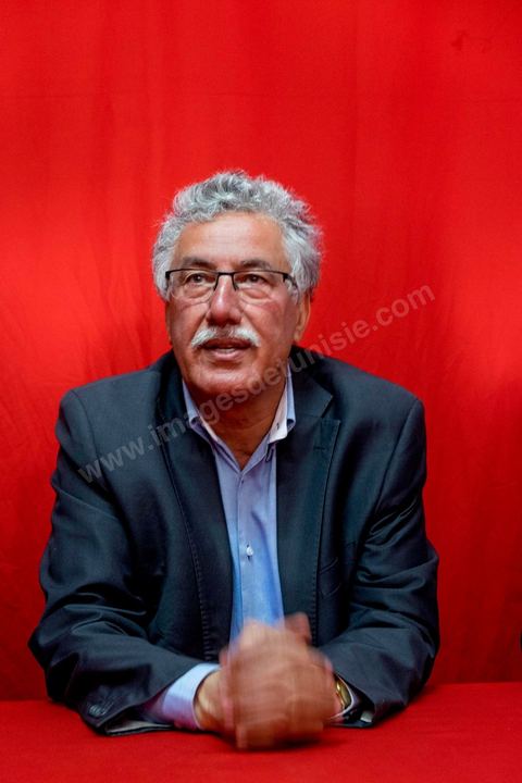 17 novembre 2014 : Hamma Hammami rencontre le smilitants du Front Populaire section Manouba dans le cadre de la campagne électorale pour les élections présidentielles du 23 novembre de Hamma Hammami, président du parti d'extrême gauche le Front popualire dan sles quartiers populaires de Oued Ellil et Douar Hicher, banlieue ouest de Tunis