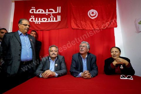 17 novembre 2014 : Hamma Hammami rencontre le smilitants du Front Populaire section Manouba dans le cadre de la campagne électorale pour les élections présidentielles du 23 novembre de Hamma Hammami, président du parti d'extrême gauche le Front popualire dan sles quartiers populaires de Oued Ellil et Douar Hicher, banlieue ouest de Tunis