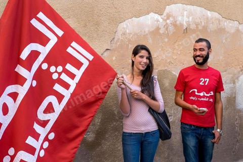 17 novembre 2014 : Hamma Hammami rencontre le smilitants du Front Populaire section Manouba dans le cadre de la campagne électorale pour les élections présidentielles du 23 novembre de Hamma Hammami, président du parti d'extrême gauche le Front popualire dan sles quartiers populaires de Oued Ellil et Douar Hicher, banlieue ouest de Tunis