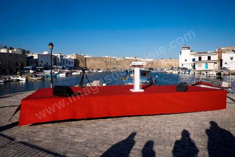 19 décembre 2014 : sur le vieux port de Bizerte, ville au nord de Tunis, meeting populaire de Moncef Marzouki, Président de la République et candidat à sa réelection pour les présidenteilles du 23 novembre. Dans une foule clairsemée d'à peine deux milles personnes, Moncef Marzouki a tenu un discours agressif contre les médias et son principal rival à l'élection Beji Caid Essebsi.