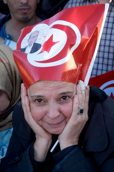 19 décembre 2014 : sur le vieux port de Bizerte, ville au nord de Tunis, meeting populaire de Moncef Marzouki, Président de la République et candidat à sa réelection pour les présidenteilles du 23 novembre. Dans une foule clairsemée d'à peine deux milles personnes, Moncef Marzouki a tenu un discours agressif contre les médias et son principal rival à l'élection Beji Caid Essebsi.