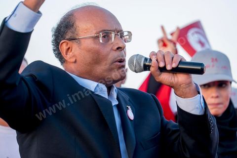 19 décembre 2014 : sur le vieux port de Bizerte, ville au nord de Tunis, meeting populaire de Moncef Marzouki, Président de la République et candidat à sa réelection pour les présidenteilles du 23 novembre. Dans une foule clairsemée d'à peine deux milles personnes, Moncef Marzouki a tenu un discours agressif contre les médias et son principal rival à l'élection Beji Caid Essebsi.