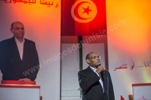 21 novembre 2014 : Meeting de cloture de Moncef Marzouki, président de la république en exercice, à Hammam Lif, le 21 novembre 2014, pour le 1er tour l'élection présidentielle du 23 novembre 2014.