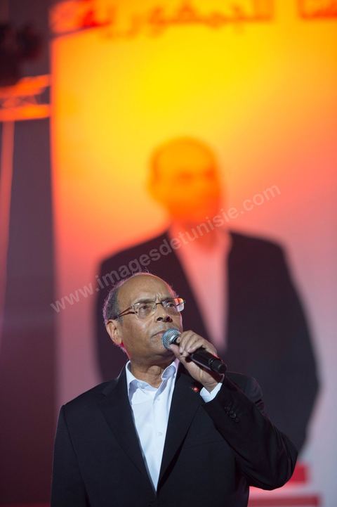 21 novembre 2014 : Meeting de cloture de Moncef Marzouki, président de la république en exercice, à Hammam Lif, le 21 novembre 2014, pour le 1er tour l'élection présidentielle du 23 novembre 2014.