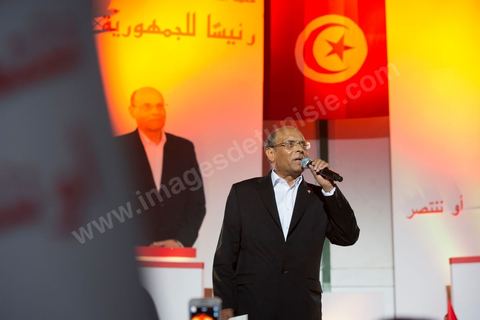21 novembre 2014 : Meeting de cloture de Moncef Marzouki, président de la république en exercice, à Hammam Lif, le 21 novembre 2014, pour le 1er tour l'élection présidentielle du 23 novembre 2014.