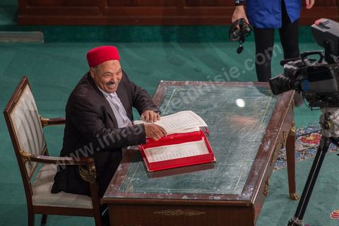 20 novembre 2014 : Séance de clôture de l'Assemblée Nationale Constituante afin de marquer la fin de ses travaux. Chaque député est venu signer une copie manuscrite de la Constitution. A cette occasion, Ben Jâafar a prononcé un discours dans lequel il a dressé le bilan de 3 ans de travaux de l’ANC et a salué la contribution des députés mais aussi celle de la société civile et des journalistes qui ont couvert les travaux de l’Assemblée et qui ont participé aux nombreux événements. 