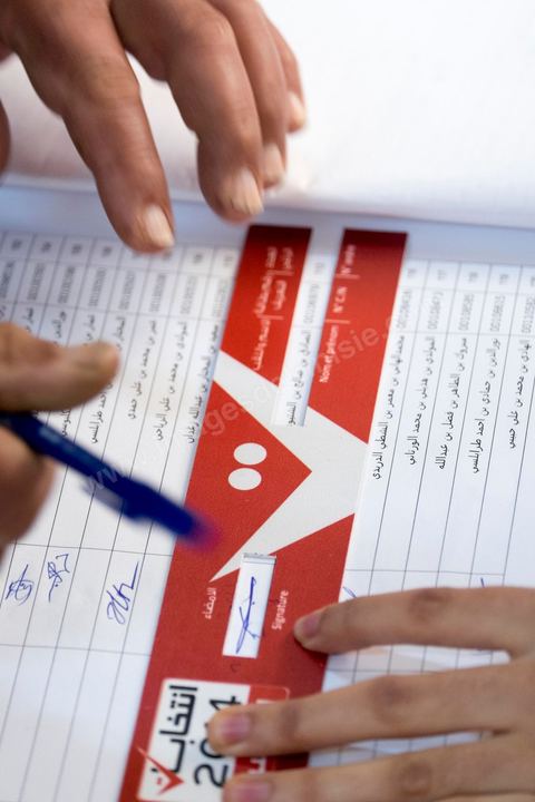 23 novembre 2014 : Jour vote pour les élections présidentielles, les premières depuis la révolution de 2011.