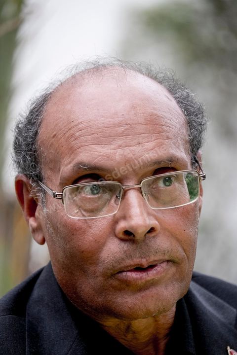 25 novembre 2014 : après une campagne éléectorale présidenteille fatiguante, le candidat à sa succession Moncef Marzouki est parti trois jours se reposer dans sa villa dans la zone touristique de Port El Kantoui au nord de Sousse. Les résultats préliminaires lui donne la seconde place avec 6 points de retard contre Beji Caid Essebsi, avec 33,43 % contre 39,46 %.