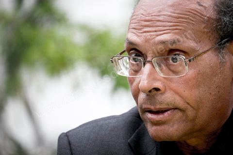 25 novembre 2014 : après une campagne éléectorale présidenteille fatiguante, le candidat à sa succession Moncef Marzouki est parti trois jours se reposer dans sa villa dans la zone touristique de Port El Kantoui au nord de Sousse. Les résultats préliminaires lui donne la seconde place avec 6 points de retard contre Beji Caid Essebsi, avec 33,43 % contre 39,46 %.