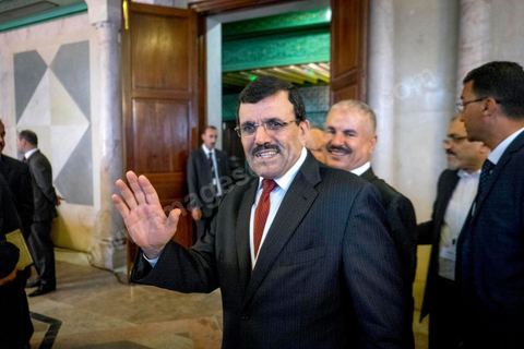 2 décembre 2014 : le député d'Ennahdha Aly Larayedh, ancien Premier Ministre, à la 1ère réunion des 217 membres de l'Assemblée des représentants du peuple (ARP) élus le 26 octobre, un scrutin remporté par le parti Nidaa Tounès (86 élus) devant les islamistes d'Ennahda (69 députés), majoritaires jusqu'alors. Cette première réunion est présidée par le militant historique Ali Ben Salem, à titre de doyen des députés de cette nouvelle assemblée