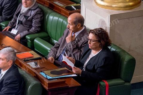 2 décembre 2014 : La militante féministe Bochra Bel Hadj Hamida lors de la 1ère réunion des 217 membres de l'Assemblée des représentants du peuple (ARP) élus le 26 octobre, un scrutin remporté par le parti Nidaa Tounès (86 élus) devant les islamistes d'Ennahda (69 députés), majoritaires jusqu'alors. Cette première réunion est présidée par le militant historique Ali Ben Salem, à titre de doyen des députés de cette nouvelle assemblée