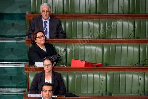 2 décembre 2014 : 1ère réunion des 217 membres de l'Assemblée des représentants du peuple (ARP) élus le 26 octobre, un scrutin remporté par le parti Nidaa Tounès (86 élus) devant les islamistes d'Ennahda (69 députés), majoritaires jusqu'alors. Cette première réunion est présidée par le militant historique Ali Ben Salem, à titre de doyen des députés de cette nouvelle assemblée