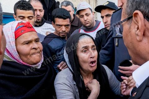 15 décembre 2014 : dans le cadre de la campagne électorale pour le second tour des élections présidentielles, Moncef Marzouki, Président en fonction, continue son tour des régions et des quartiers populaires. Ce matin visite rapide dans la quartier de Kabaria dans la banlieue sud de Tunis. 