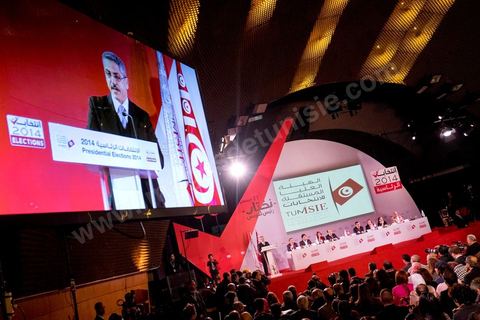 22 décembre 2014 : au centre medias de l'ISIE, Instance Supérieure Indépendante pour les Elections, Chafik Sarsar, président, et les membres, viennent annoncer les résultats définitifs de l'élection présidentielle donnant une large victoire à Beji Caïd Essebsi avec 55,68 % contre 44,32 % pour le président sortant Moncef Marzouki dan sle cadre des 1ères élections présidentielles libre en Tunisie.