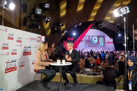 22 décembre 2014 : au centre medias de l'ISIE, Instance Supérieure Indépendante pour les Elections, Chafik Sarsar, président, et les membres, viennent annoncer les résultats définitifs de l'élection présidentielle donnant une large victoire à Beji Caïd Essebsi avec 55,68 % contre 44,32 % pour le président sortant Moncef Marzouki dan sle cadre des 1ères élections présidentielles libre en Tunisie.