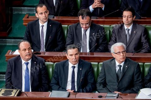 4 février 2015 : 1er rang de gauche à droite, Mohamed Najem Gharsalli, ministre de l'intérieur, Farhat Horchani, ministre d ela Défense, et Mohamed Salah Ben Aïssa, Ministre de la Justice. Présentation du nouveau gouvernement de Habib Essid et discours de politique générale du nouveau Premier Ministre Habib Essid avant le vote de confiance au gouvernement à l'assemblée des Représentants du Peuple.