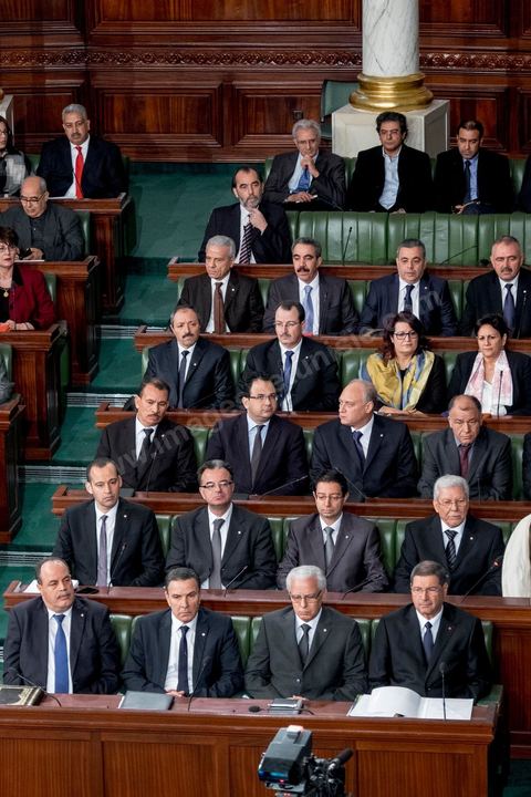 4 février 2015 : les principaux ministres du nouveau gouvernement de Habib Essid (1er rang à droite). Présentation du nouveau gouvernement de Habib Essid et discours de politique générale du nouveau Premier Ministre Habib Essid avant le vote de confiance au gouvernement à l'assemblée des Représentants du Peuple.